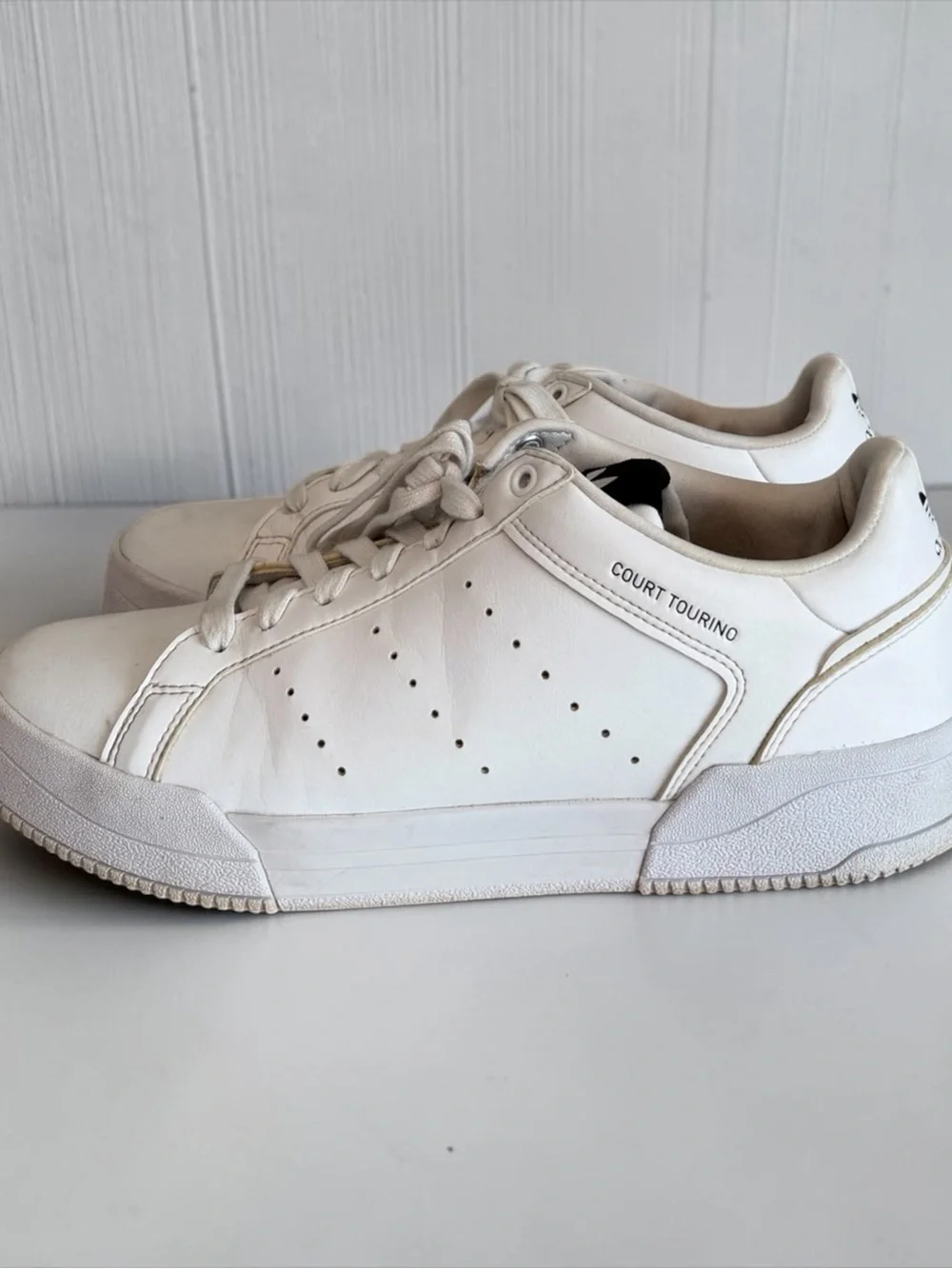 Adidas Court Tourino White Sneakers - Size Men’s 8.5 (H02177)
